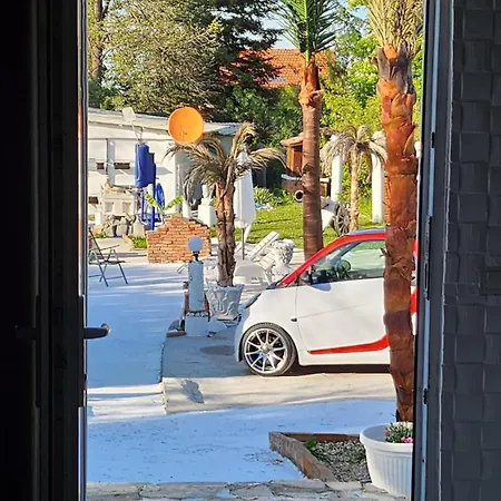 Family Belgrad アパート Brestovik