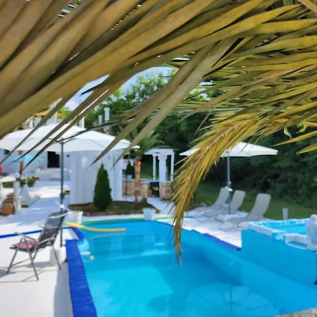 Family Belgrad アパート Brestovik